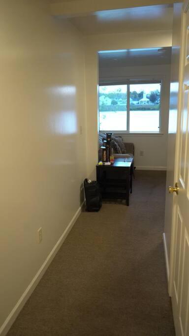 Queen Bed Beautiful Sunset W River View Fast Wifi Apartment Troy Exterior photo