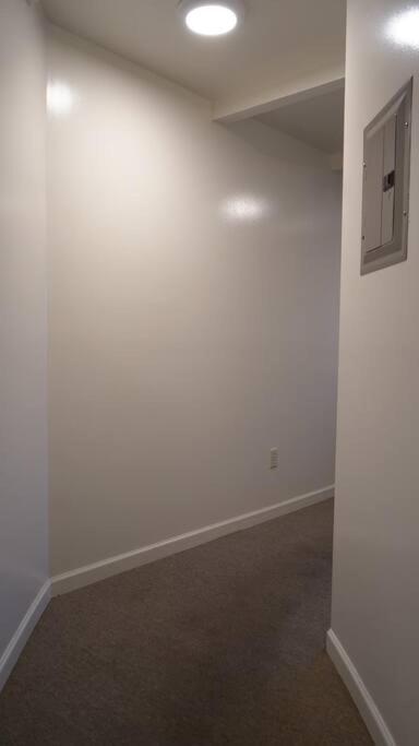 Queen Bed Beautiful Sunset W River View Fast Wifi Apartment Troy Exterior photo