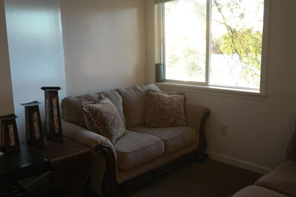 Queen Bed Beautiful Sunset W River View Fast Wifi Apartment Troy Exterior photo